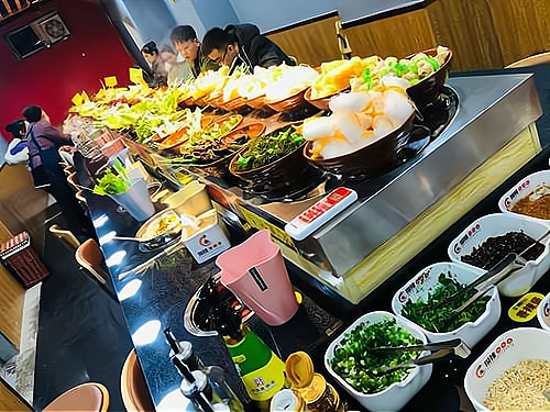 虾小钳火锅:用产品和服务打动餐饮美食消费者
